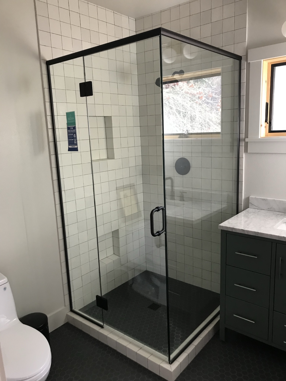 Custom shower enclosure by Simmons Glass